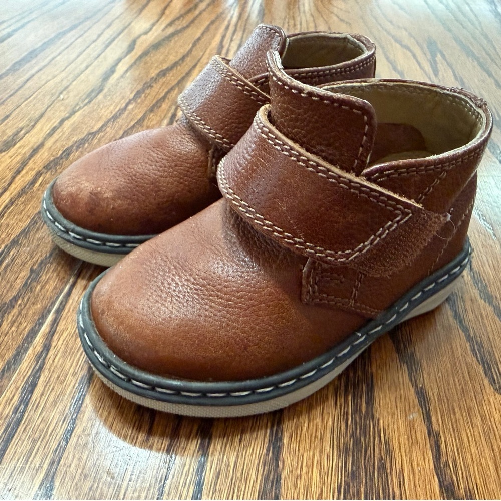 Johnston & Murphy Boys' McGuffey Leather Hook-and-Loop Chukka Boots Toddler 5
